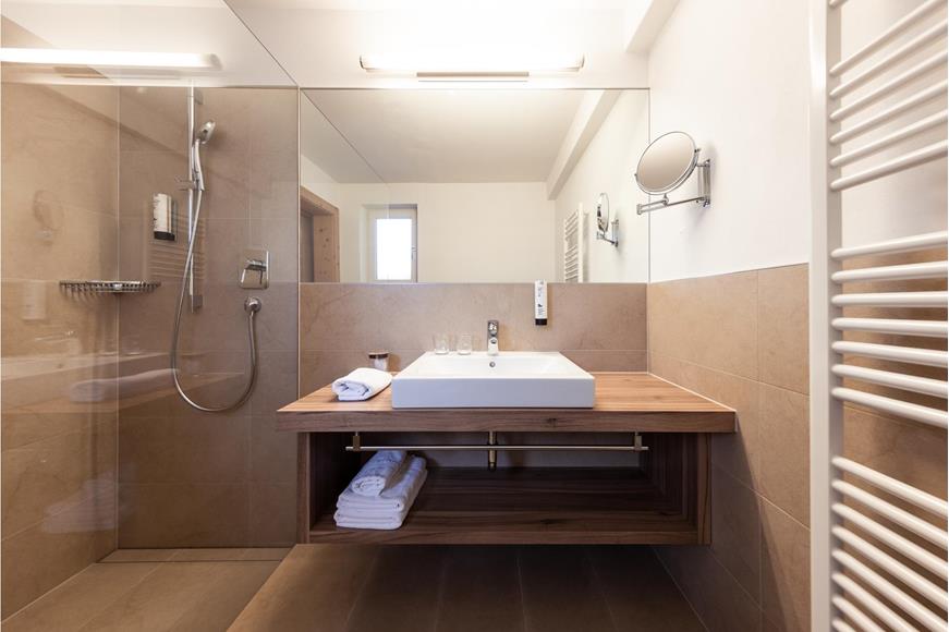 Bathroom with shower - Suite South Zirm