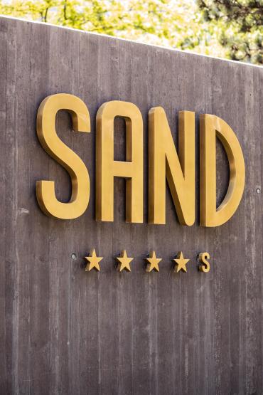 4****S Hotel Sand