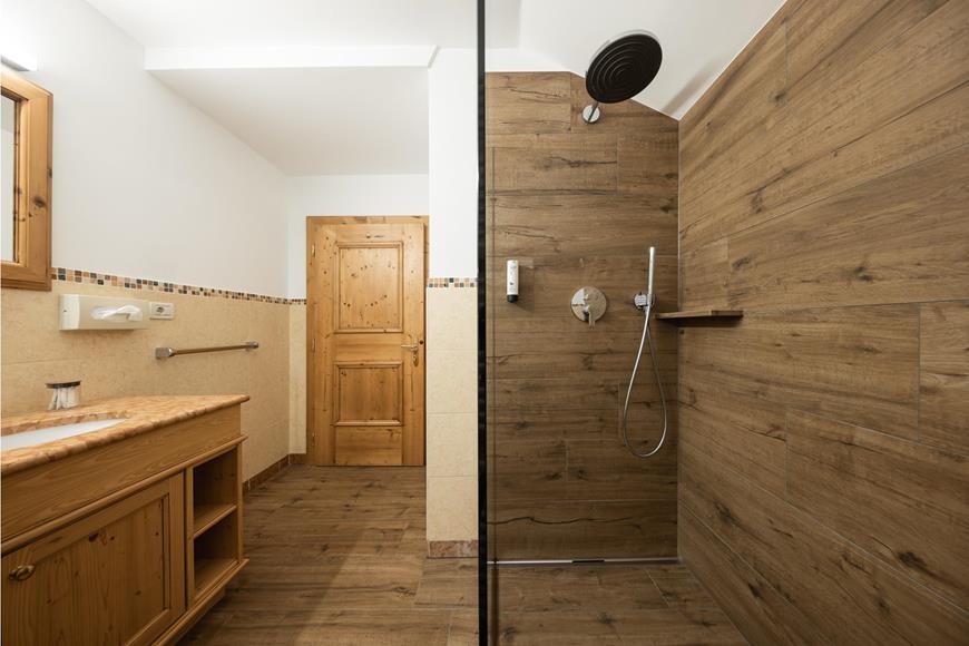Badezimmer mit Dusche - Suite Süd+